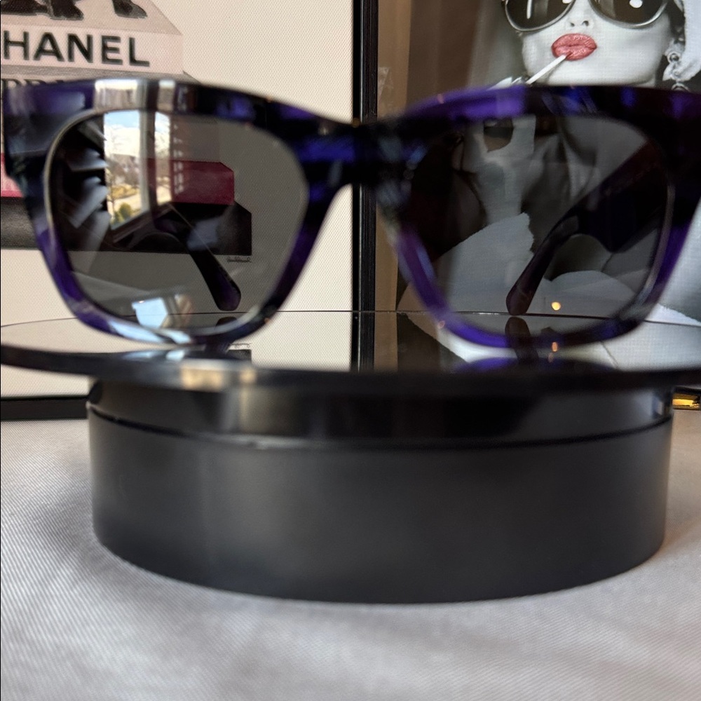 Burberry Purple and Black Women’s Sunglasses - Full Inclusion NIB - Picture 16 of 16